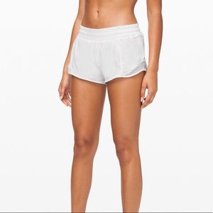 Size 10 Lululemon 2.5  Hotty Hot II Short